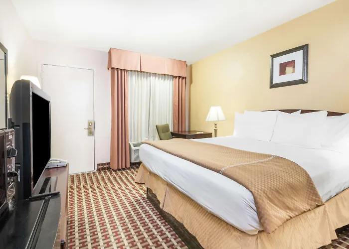 Days Inn By Wyndham Ottawa