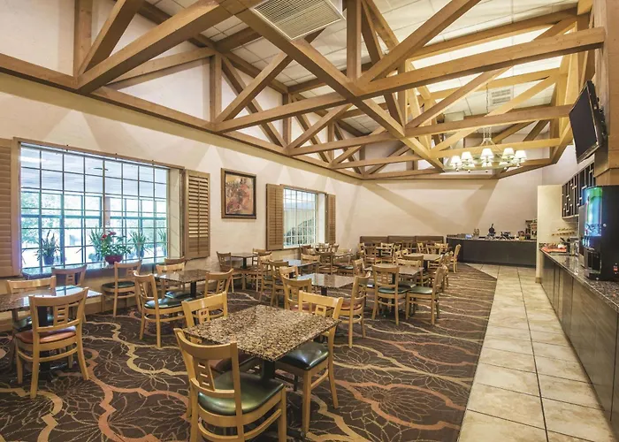 Mountain Valley Inn & Suites