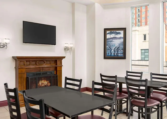 Days Inn By Wyndham Hamilton - Downtown