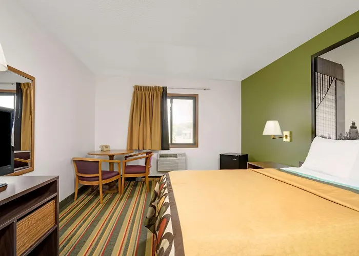 Super 8 By Wyndham Buffalo