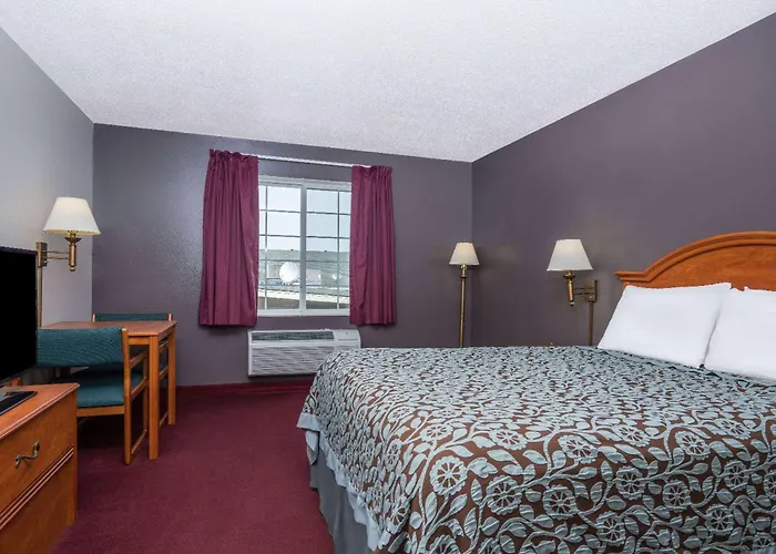 Days Inn By Wyndham Fargo Casselton Waterpark