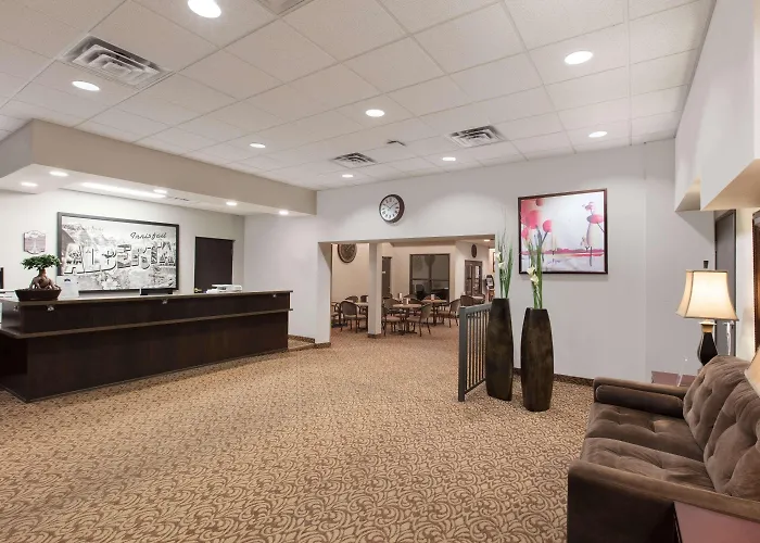 Super 8 By Wyndham Innisfail