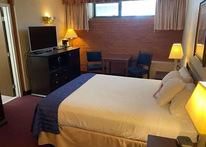 Ramada By Wyndham Lethbridge