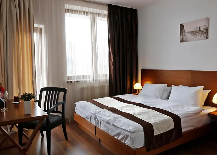 Hotel Club-2100