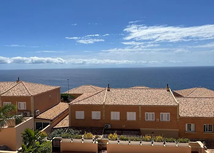Casa Adosada De Lujo Con Piscina Y Vistas Al Mar