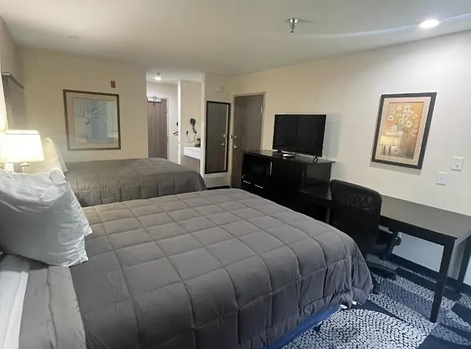 Baymont By Wyndham Iowa Lake Charles