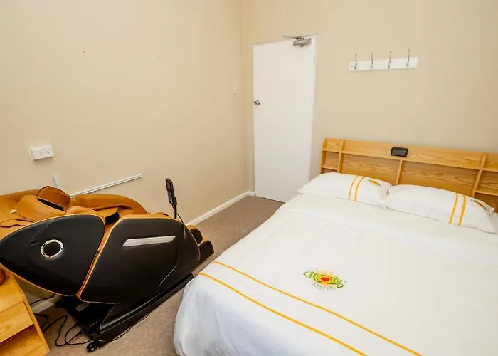Hearty Center Motel