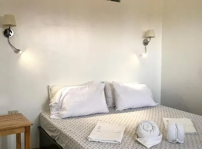 E.I. Suites