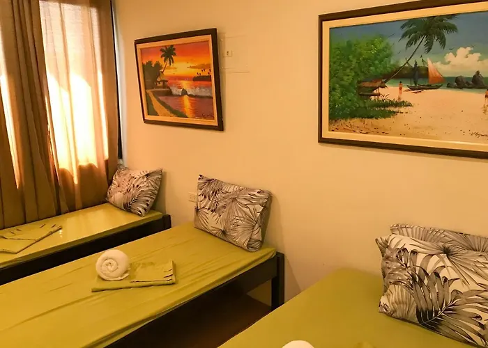 E.I. Suites
