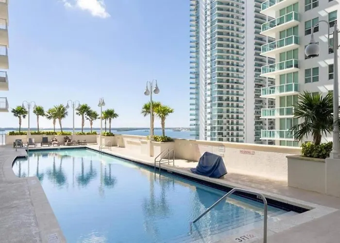 Lovely Condo With City & Ocean Views