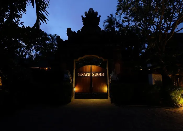 Kayu Sugih Palace