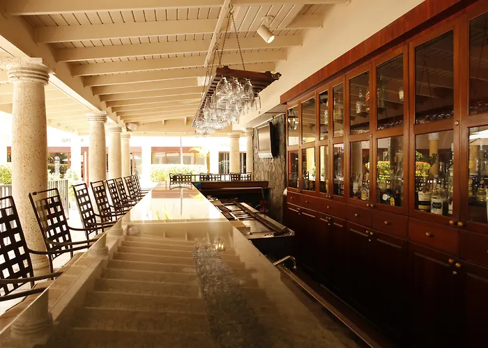 Windward Passage Hotel