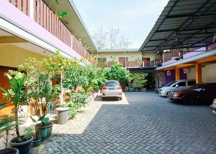 Hotel Gerung 2 Near Luwes Mall Nganjuk Mitra Reddoorz