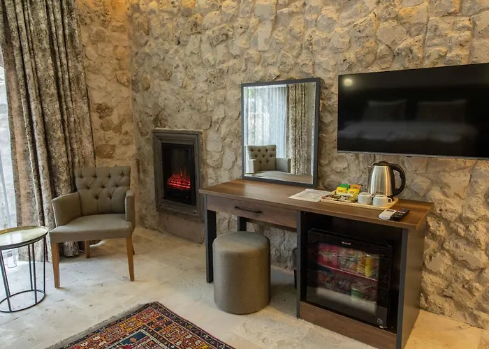 Ahiyan Hotel