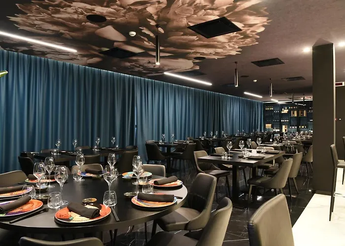 Demsi Palace Hotel & Restaurant