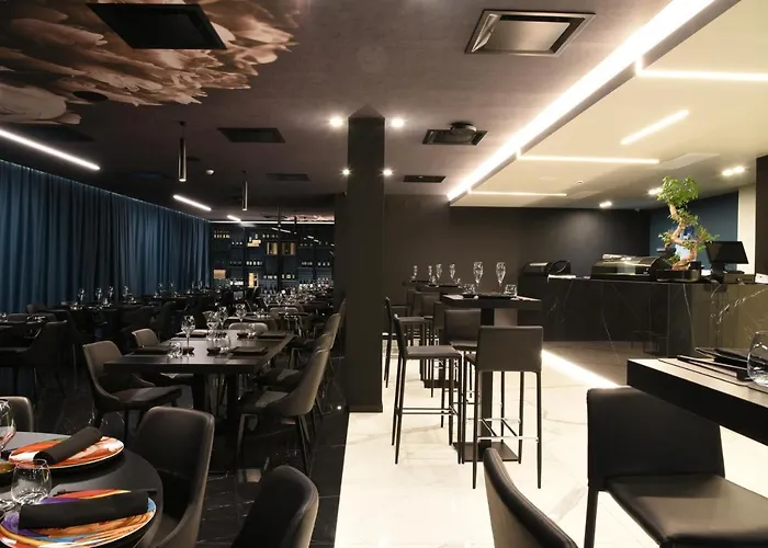 Demsi Palace Hotel & Restaurant