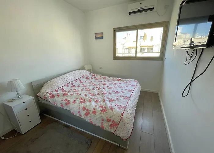 Beautiful 2-Bedroom Condo In The Heart Of Tel Aviv