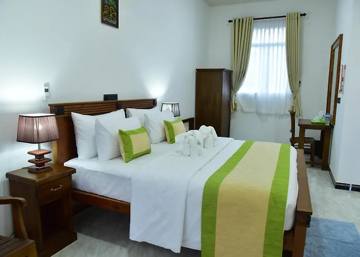 L S Lanka Hotel Dambulla