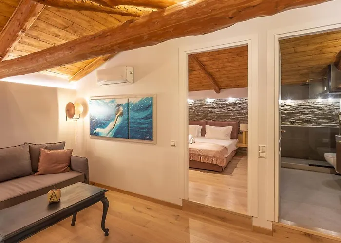Camara Suites