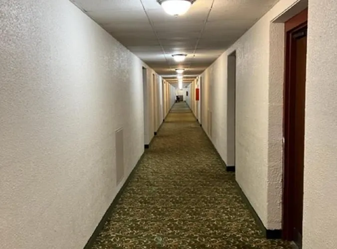 Posh Inn & Suites