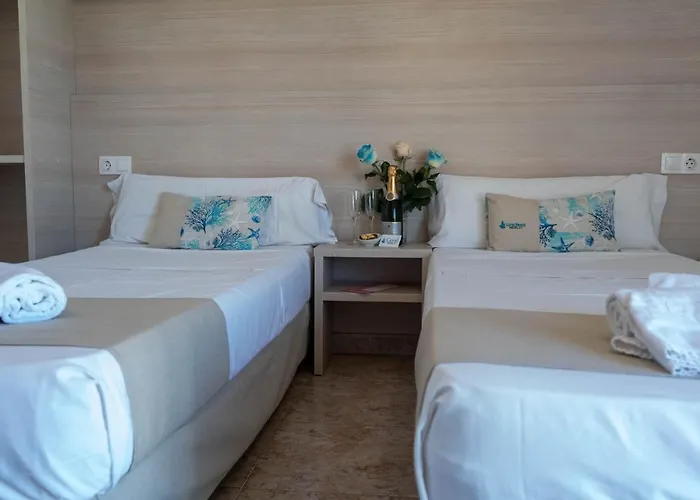 Coral Beach House & Food (Adults Only)