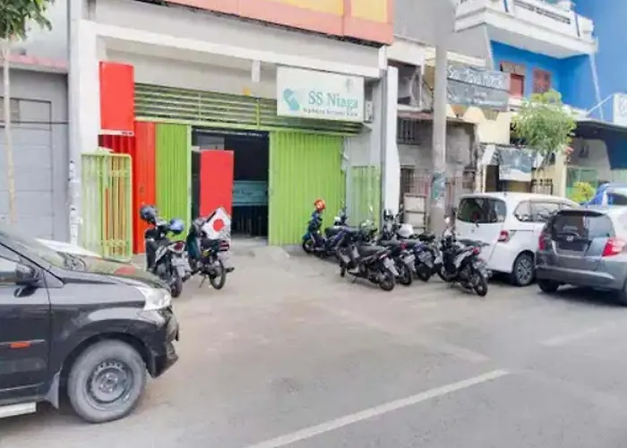 Reddoorz Near Bg Junction Surabaya