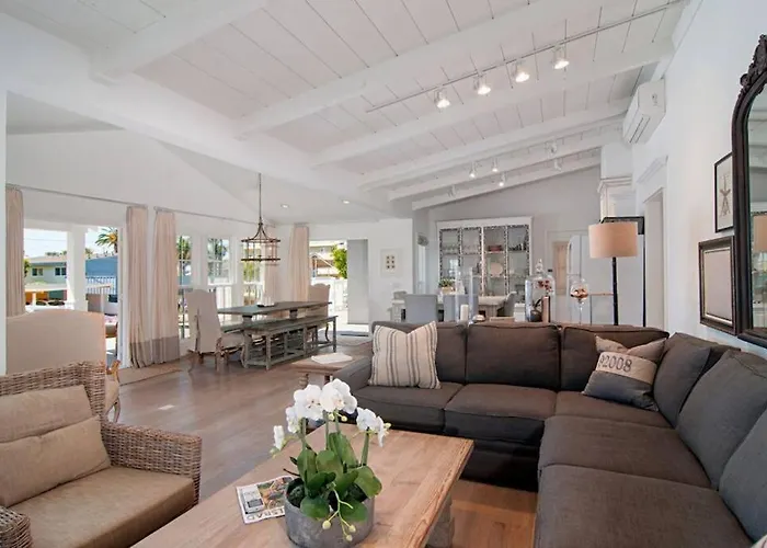 Walk To Beach, Ac, Firepit, Grill