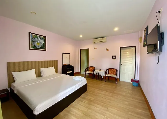 Pachumas Hotel