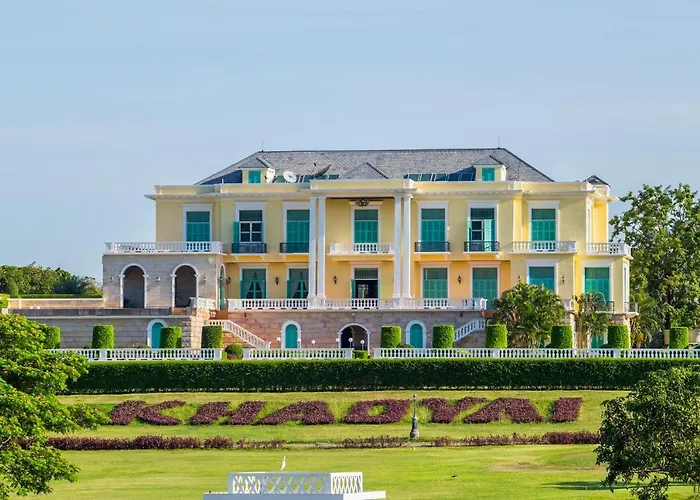 Chateau De Khaoyai Hotel & Resort