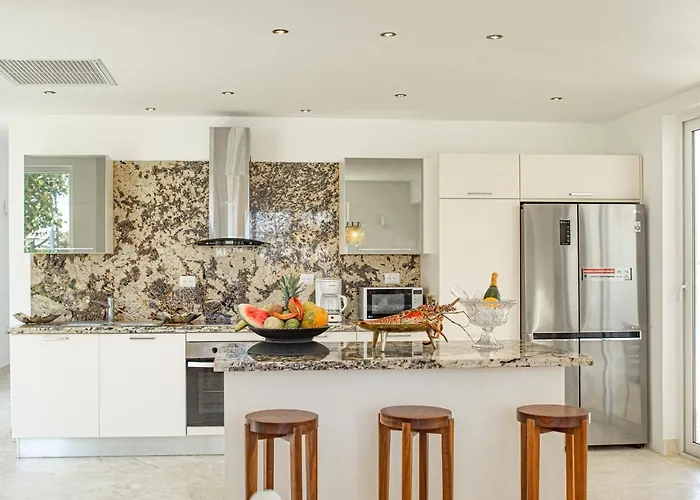 Peninsula Esmeralda Luxury Hotel & Villas