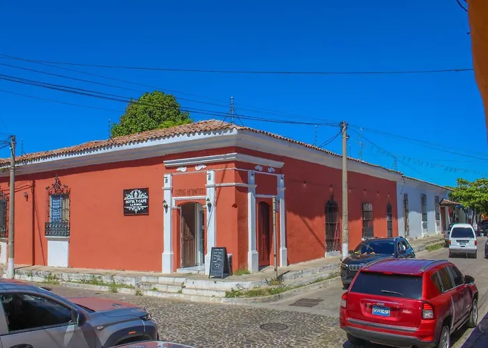 Hotel y Café Ixmati Suchitoto