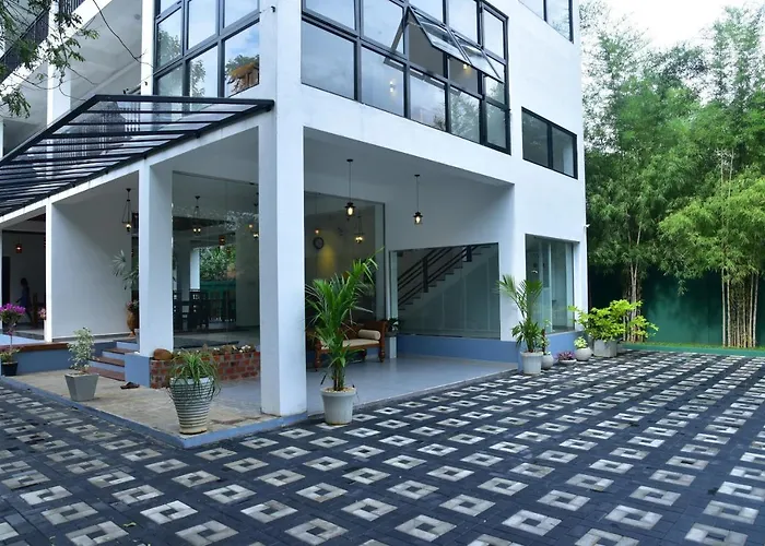 Eden Grand