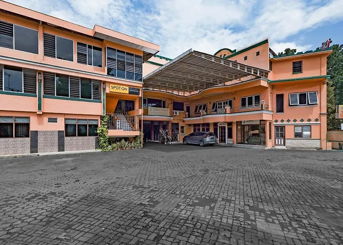 Spot On 2865 Sartika Inn Pati