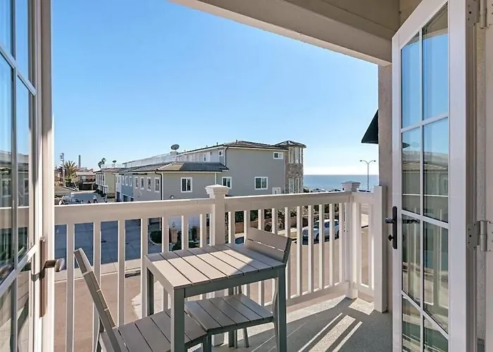 Ocean View From Private Patio, Steps To Beach, Parking