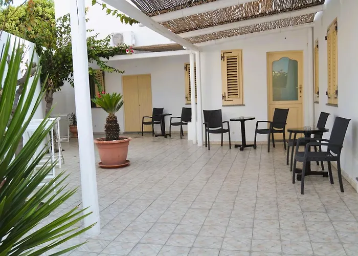 Stromboli Central Family Apartment - 3 Double Rooms
