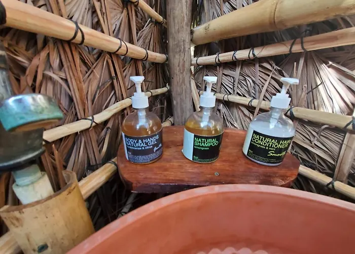 Derek'S Place Eco-Lodge