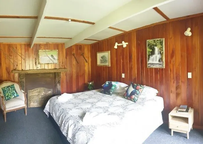 Blackfern Lodge