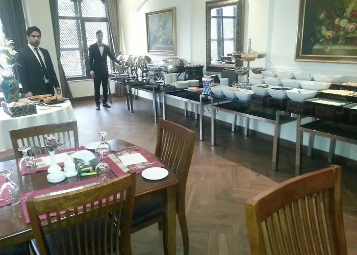Shanasheel Palace Hotel