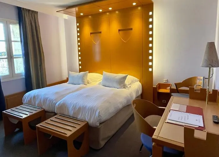 Hotel Au Logis Des Remparts