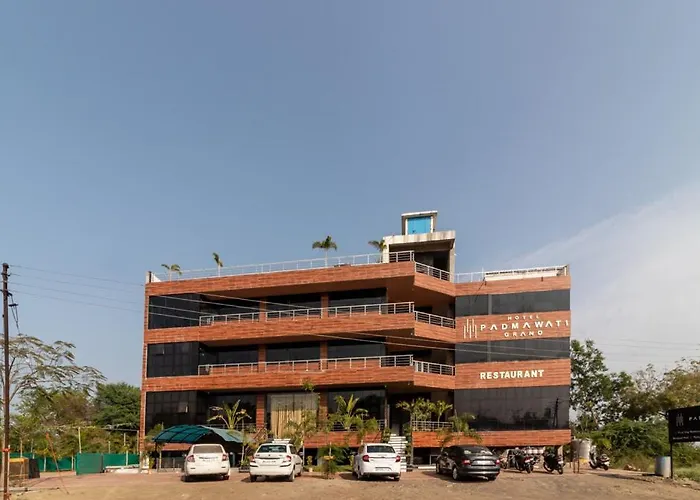 Hotel Padmawati Grand