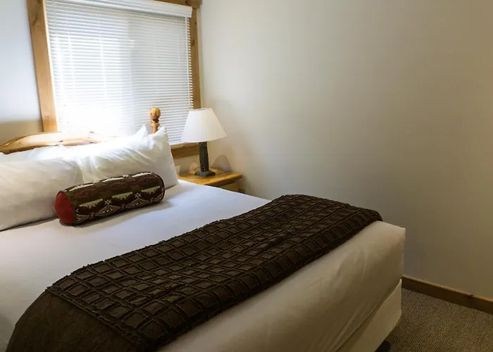 2Br 2Ba- Overwhelming Charm, Overlooking The Village