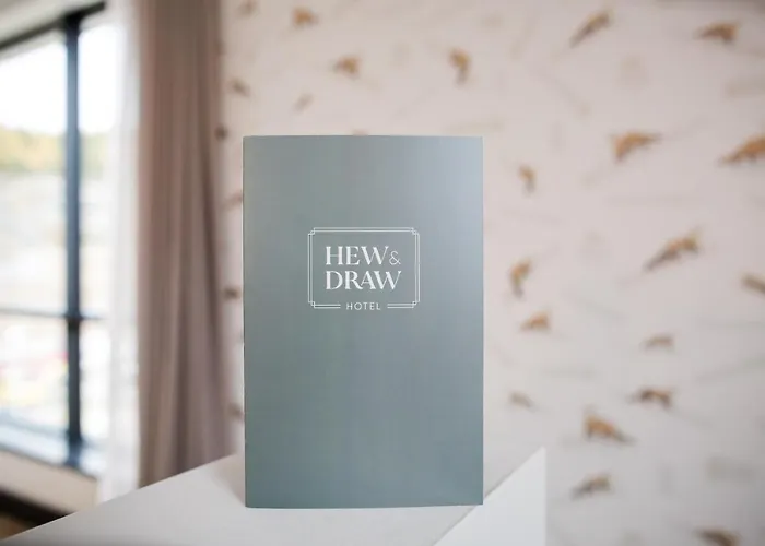 Hew & Draw Hotel