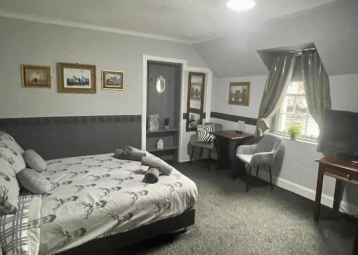 Navaar House Hotel