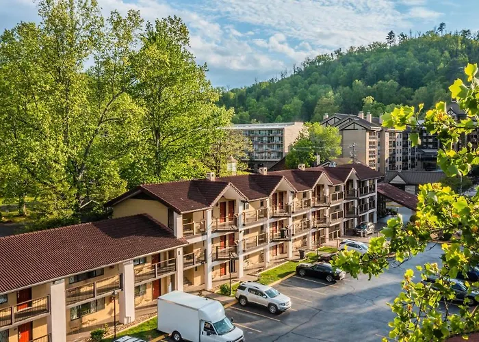 Super 8 By Wyndham Downtown Gatlinburg At Convention Center