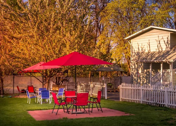 Maple Leaf Motel
