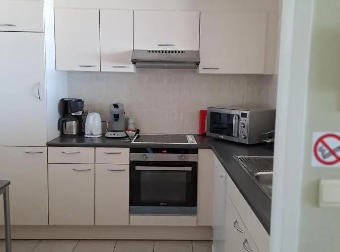 Appartement zeedijk Heist met garage