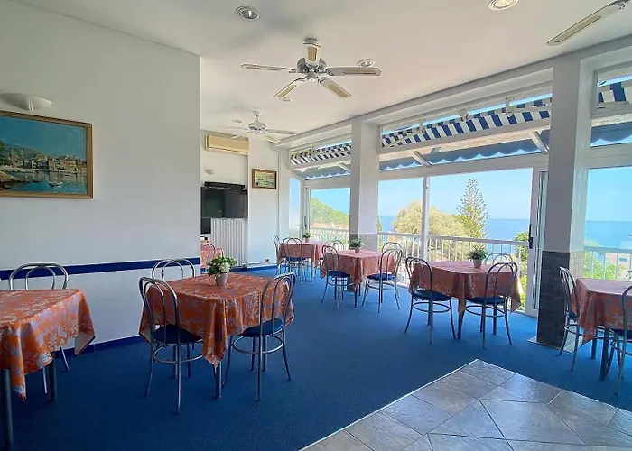 Hotel Cyrnea
