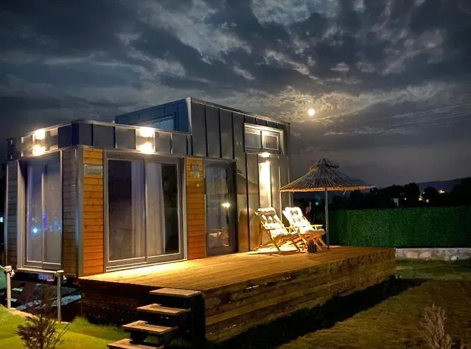 Lavira Tiny House Village