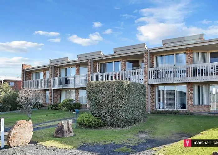 Marina Townhouse 1 - Unit 1 Wapengo St 6