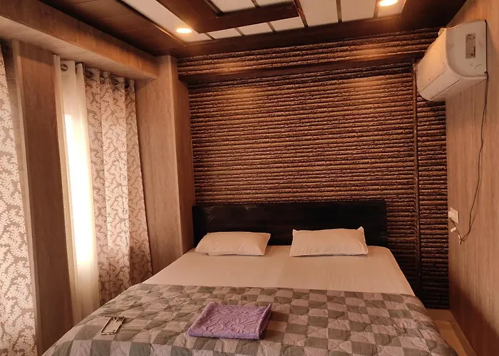 Goroomgo Hotel Koyal Mandi